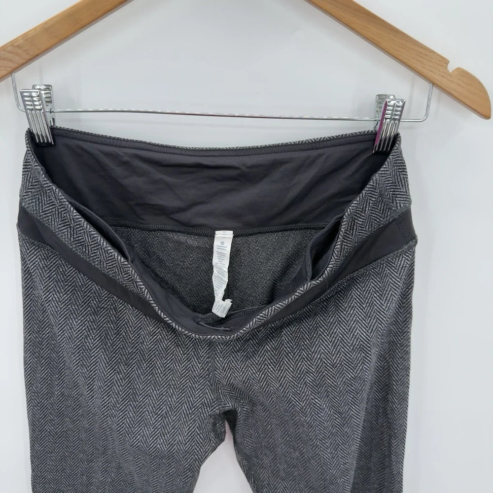 Lululemon Run Inspire Crop II Giant Herringbone Luxtreme Leggings Grey Black‎ 10
